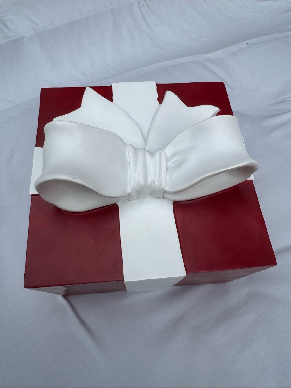 Heavy Red & White Decorative Christmas Gift Box with Bow - Picture 8 of 12